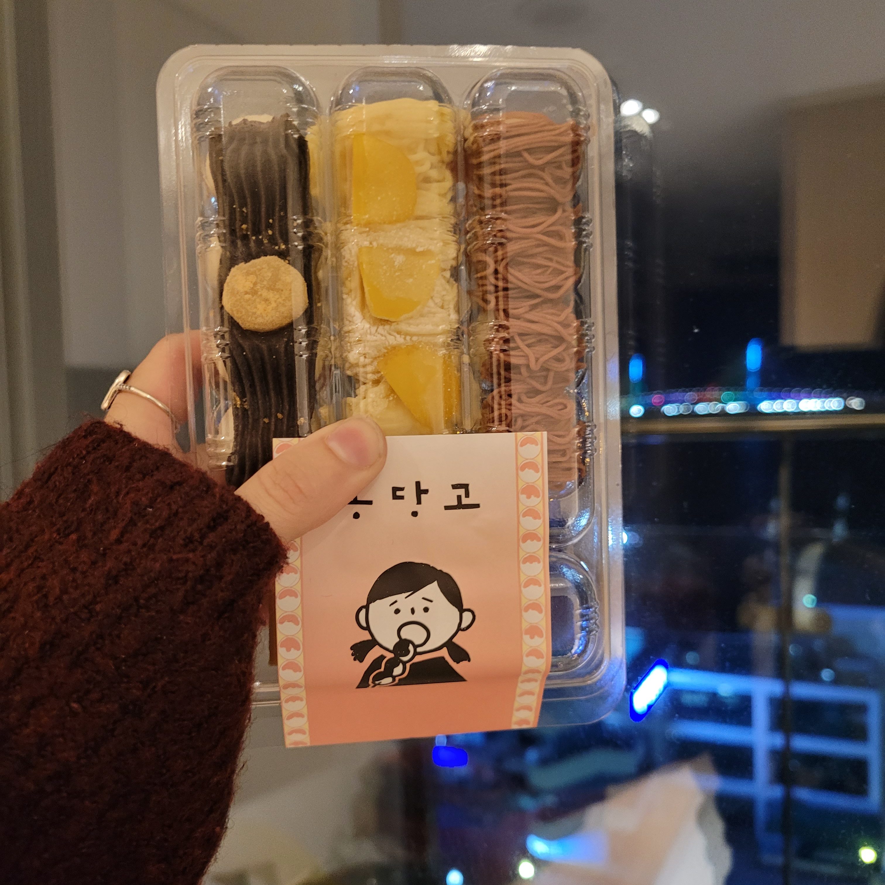 Japanese dangos bought at the food court of Lotte Department store in Busan, South Korea